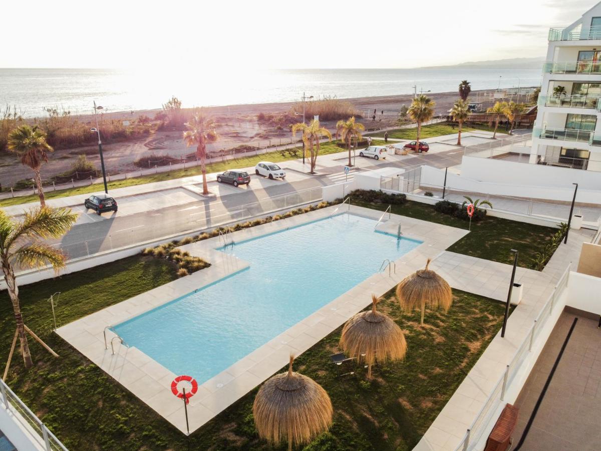 New Beach Front Apartment With Large Balcony Torrox Exterior photo