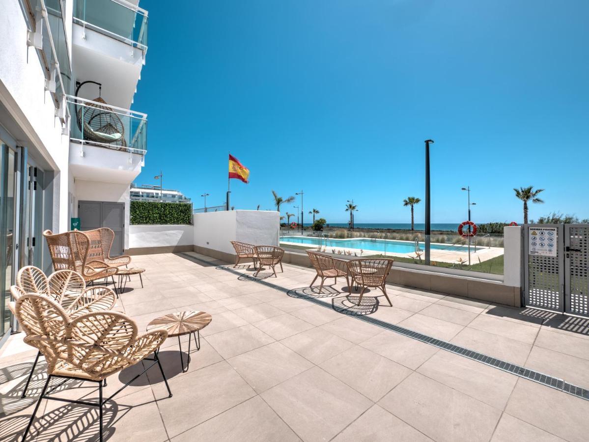 New Beach Front Apartment With Large Balcony Torrox Exterior photo